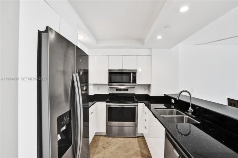 Condominio en venta en Miami Beach, Florida, 2 dormitorios, 115.01 m2 № 1992958 - foto 12