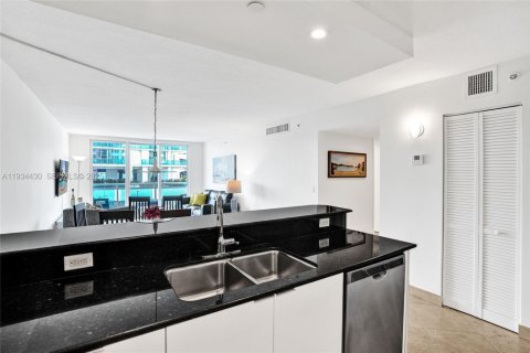 Condominio en venta en Miami Beach, Florida, 2 dormitorios, 115.01 m2 № 1992958 - foto 11