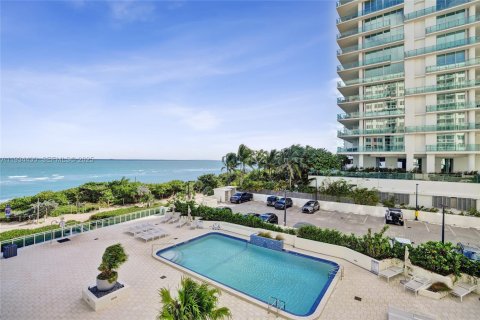 Condominio en venta en Miami Beach, Florida, 2 dormitorios, 115.01 m2 № 1992958 - foto 15