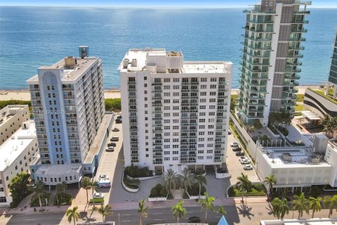 Condominio en venta en Miami Beach, Florida, 2 dormitorios, 115.01 m2 № 1992958 - foto 3
