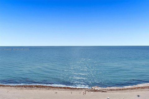 Condominio en venta en Miami Beach, Florida, 2 dormitorios, 115.01 m2 № 1992958 - foto 1