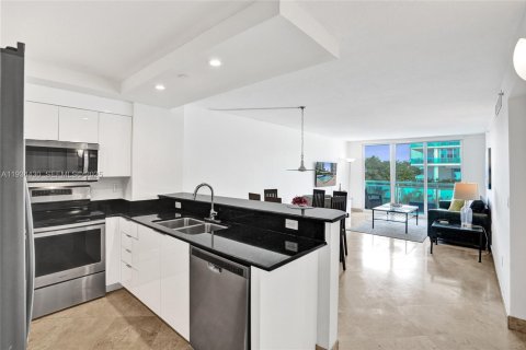 Condominio en venta en Miami Beach, Florida, 2 dormitorios, 115.01 m2 № 1992958 - foto 10