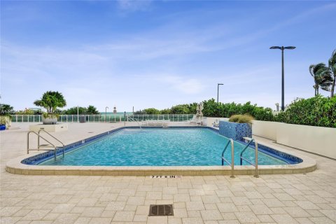 Condominio en venta en Miami Beach, Florida, 2 dormitorios, 115.01 m2 № 1992958 - foto 5