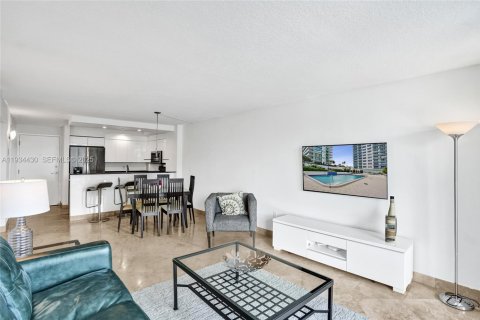 Condominio en venta en Miami Beach, Florida, 2 dormitorios, 115.01 m2 № 1992958 - foto 8