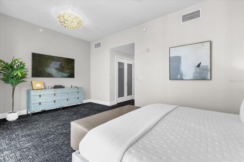 Condo in Orlando, Florida, 2 bedrooms № 2218024 - photo 22