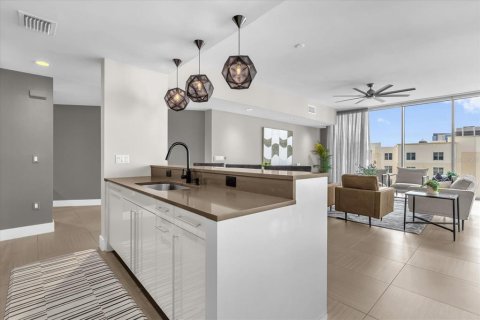 Condo in Orlando, Florida, 2 bedrooms № 2218024 - photo 12