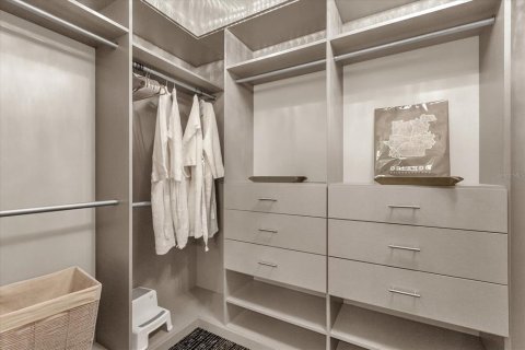 Condo in Orlando, Florida, 2 bedrooms № 2218024 - photo 21