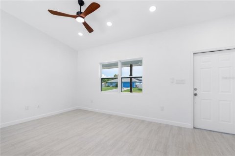 Villa ou maison à louer à Port Charlotte, Floride: 3 chambres, 119.19 m2 № 2408504 - photo 5