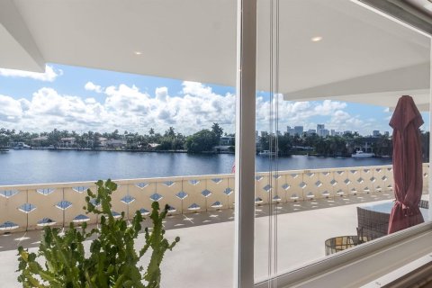 Copropriété à vendre à Fort Lauderdale, Floride: 2 chambres, 130.25 m2 № 2421132 - photo 22