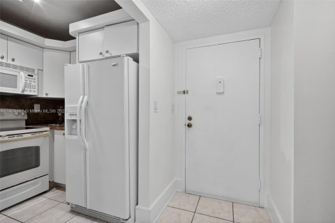 Copropriété à vendre à North Miami Beach, Floride: 1 chambre, 61.13 m2 № 1965636 - photo 3