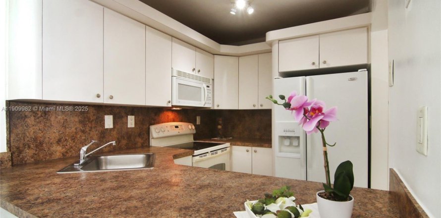 Condo à North Miami Beach, Floride, 1 chambre  № 1965636