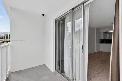 Copropriété à vendre à North Miami Beach, Floride: 1 chambre, 61.13 m2 № 1965636 - photo 25