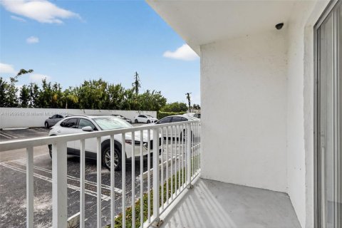 Copropriété à vendre à North Miami Beach, Floride: 1 chambre, 61.13 m2 № 1965636 - photo 27