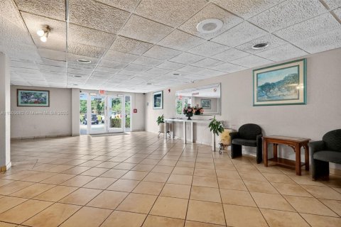 Copropriété à vendre à North Miami Beach, Floride: 1 chambre, 61.13 m2 № 1965636 - photo 29