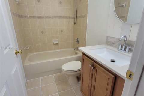 Townhouse in Miramar, Florida 3 bedrooms, 121.33 sq.m. № 2046941 - photo 12