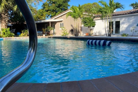 Casa en alquiler en Oakland Park, Florida, 4 dormitorios, 190.82 m2 № 1034018 - foto 1