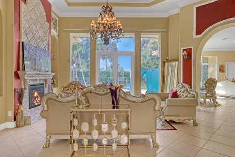 House in Lake Worth, Florida 6 bedrooms, 407 sq.m. № 2190204 - photo 8