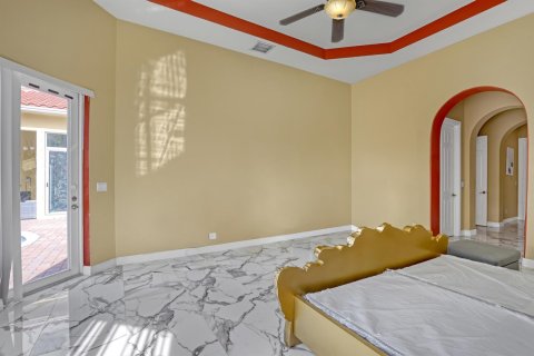 House in Lake Worth, Florida 6 bedrooms, 407 sq.m. № 2190204 - photo 30
