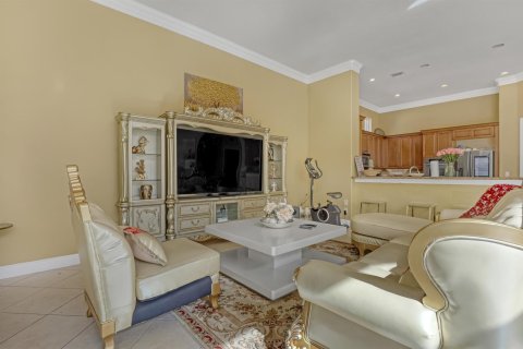 House in Lake Worth, Florida 6 bedrooms, 407 sq.m. № 2190204 - photo 18