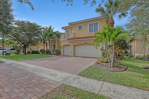 House in Lake Worth, Florida 6 bedrooms, 407 sq.m. № 2190204 - photo 3