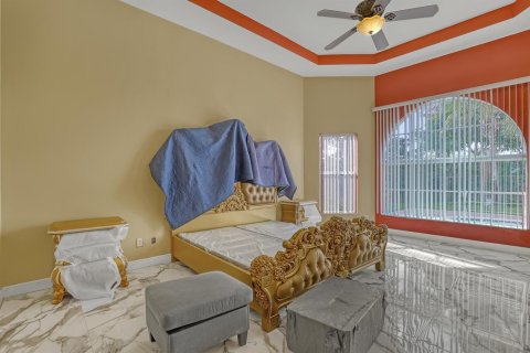 House in Lake Worth, Florida 6 bedrooms, 407 sq.m. № 2190204 - photo 28