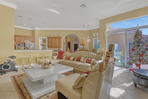 House in Lake Worth, Florida 6 bedrooms, 407 sq.m. № 2190204 - photo 19