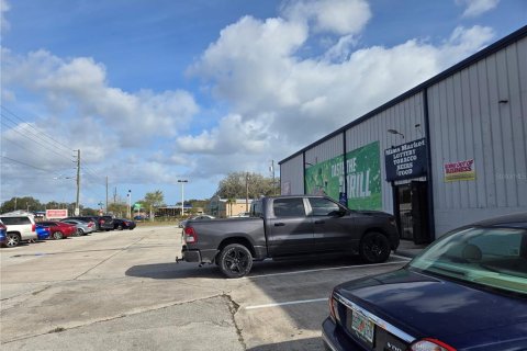 Immobilier commercial à vendre à Mims, Floride: 643.81 m2 № 1781310 - photo 1