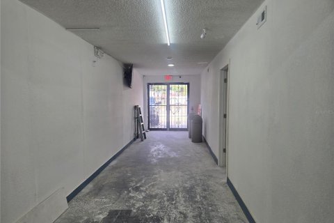 Immobilier commercial à vendre à Mims, Floride: 643.81 m2 № 1781310 - photo 8