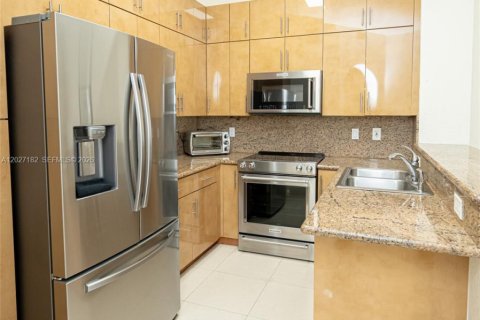 Casa en venta en Miami Lakes, Florida, 4 dormitorios, 207.26 m2 № 2169962 - foto 7