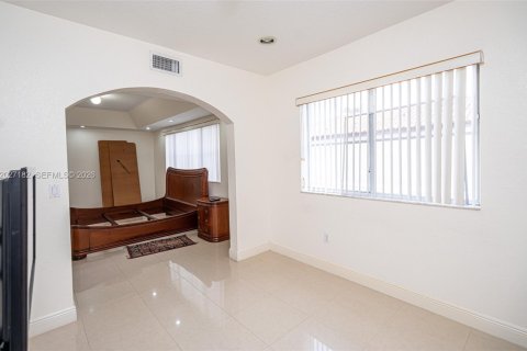 Casa en venta en Miami Lakes, Florida, 4 dormitorios, 207.26 m2 № 2169962 - foto 17