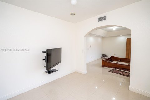 Casa en venta en Miami Lakes, Florida, 4 dormitorios, 207.26 m2 № 2169962 - foto 16