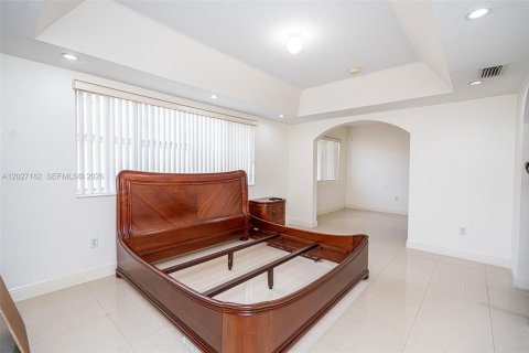 Casa en venta en Miami Lakes, Florida, 4 dormitorios, 207.26 m2 № 2169962 - foto 15
