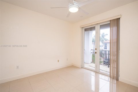 Casa en venta en Miami Lakes, Florida, 4 dormitorios, 207.26 m2 № 2169962 - foto 18