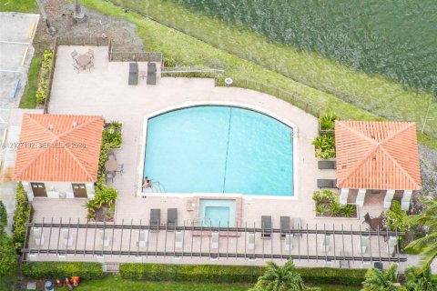 Casa en venta en Miami Lakes, Florida, 4 dormitorios, 207.26 m2 № 2169962 - foto 26