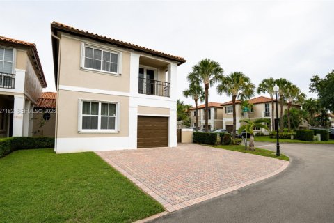 Casa en Miami Lakes, Florida 4 dormitorios, 207.26 m2 № 2169962