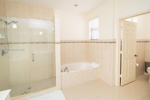 Casa en venta en Miami Lakes, Florida, 4 dormitorios, 207.26 m2 № 2169962 - foto 14