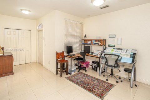 Casa en venta en Miami Lakes, Florida, 4 dormitorios, 207.26 m2 № 2169962 - foto 8