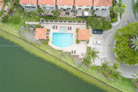 Casa en venta en Miami Lakes, Florida, 4 dormitorios, 207.26 m2 № 2169962 - foto 30