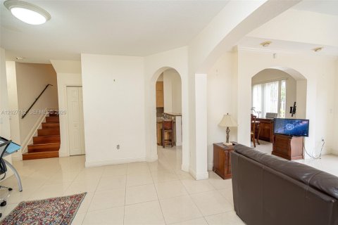 Casa en venta en Miami Lakes, Florida, 4 dormitorios, 207.26 m2 № 2169962 - foto 9