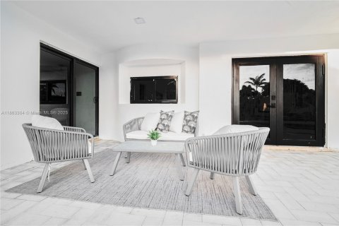 House in Fort Lauderdale, Florida 5 bedrooms, 212.28 sq.m. № 1891209 - photo 6