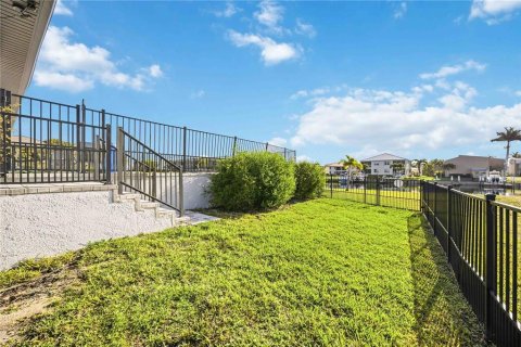 Immobilier commercial à vendre à Punta Gorda, Floride: 669 chambres, 269.23 m2 № 2420335 - photo 28