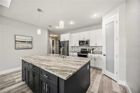 Immobilier commercial à vendre à Punta Gorda, Floride: 669 chambres, 269.23 m2 № 2420335 - photo 11