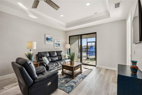 Immobilier commercial à vendre à Punta Gorda, Floride: 669 chambres, 269.23 m2 № 2420335 - photo 5