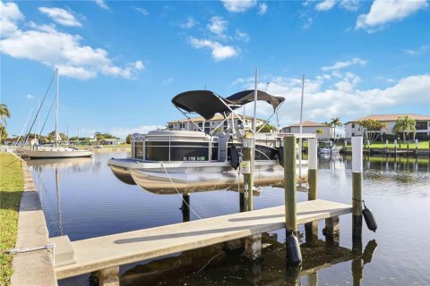 Immobilier commercial à vendre à Punta Gorda, Floride: 669 chambres, 269.23 m2 № 2420335 - photo 3