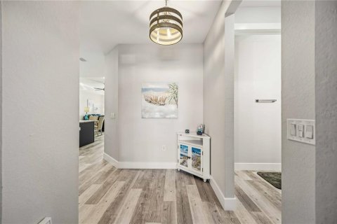 Immobilier commercial à vendre à Punta Gorda, Floride: 669 chambres, 269.23 m2 № 2420335 - photo 4