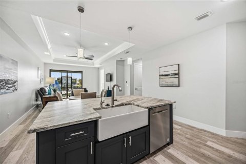 Immobilier commercial à vendre à Punta Gorda, Floride: 669 chambres, 269.23 m2 № 2420335 - photo 12