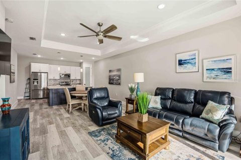 Immobilier commercial à vendre à Punta Gorda, Floride: 669 chambres, 269.23 m2 № 2420335 - photo 6