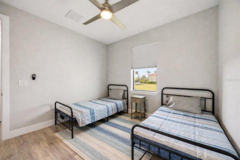 Immobilier commercial à vendre à Punta Gorda, Floride: 669 chambres, 269.23 m2 № 2420335 - photo 17