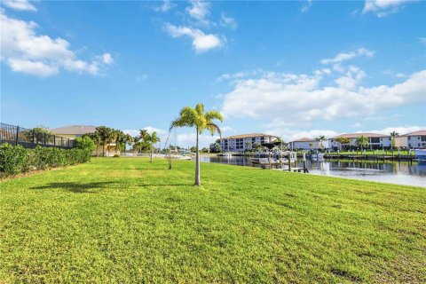 Immobilier commercial à vendre à Punta Gorda, Floride: 669 chambres, 269.23 m2 № 2420335 - photo 27