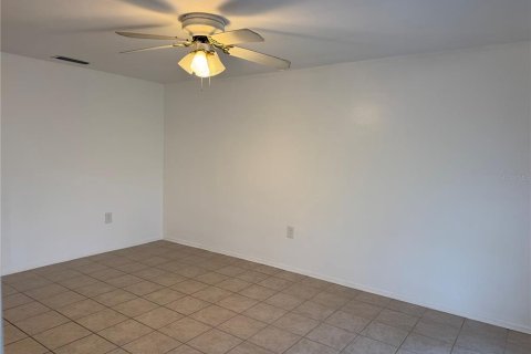 House in Hudson, Florida 3 bedrooms, 123.19 sq.m. № 2221810 - photo 16